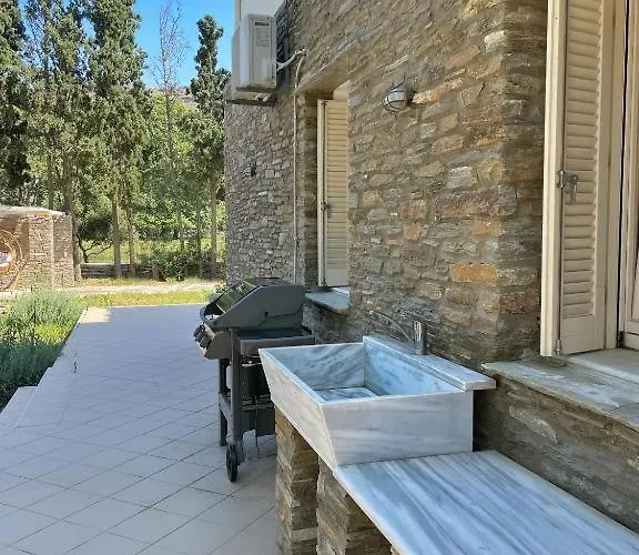 Secret Valley - Chora's Hideaway *