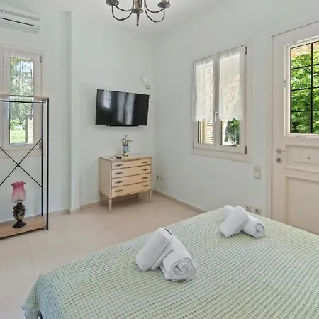 Secret Valley - Chora's Hideaway