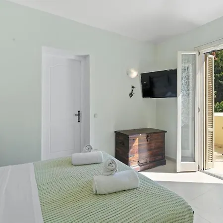 Secret Valley - Chora's Hideaway