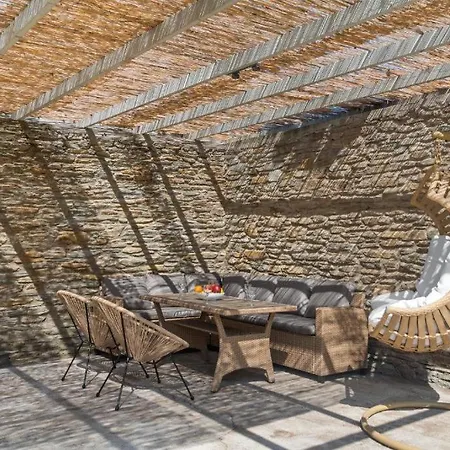 Secret Valley - Chora's Hideaway * Andros Town