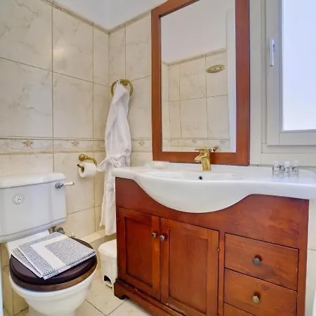 Secret Valley - Chora's Hideaway