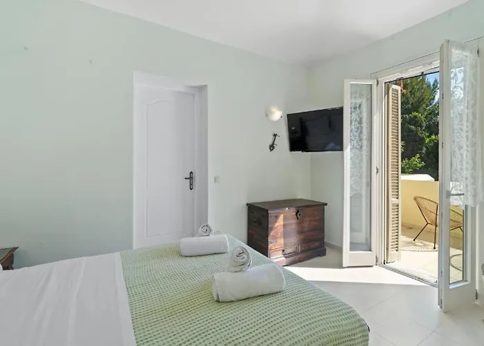 Secret Valley - Chora's Hideaway